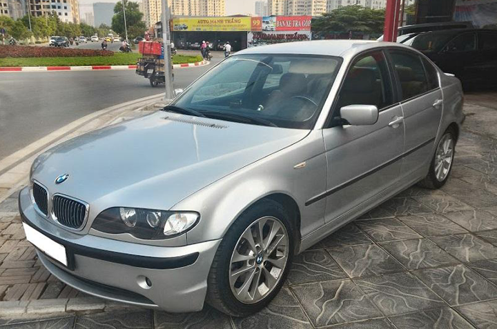 Cho thuê xe Vip BMW 325i 4 chỗ
